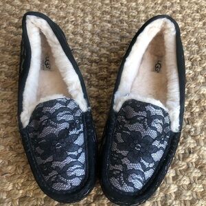 New: UGG Ansley Antoinette Lace Shearling Lined Slipper. Size 11